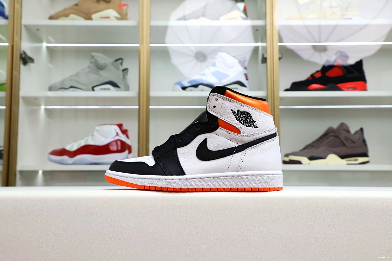 Electro Retro Air Jordan 1 Orange' High OG 0806